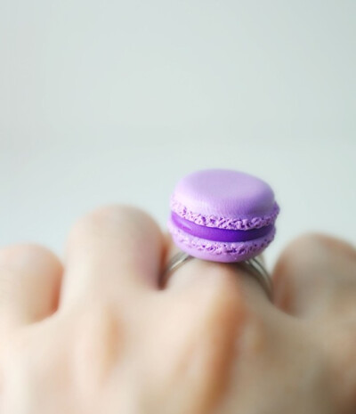 Lavender French Macaroon Ring 喜欢这枚戒指吗，像个蛋糕~