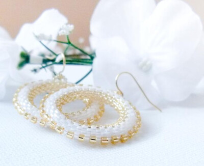 Sweet Dreams White gold hoop earrings pearl sparkle 如此简约的耳坠，好漂亮~！