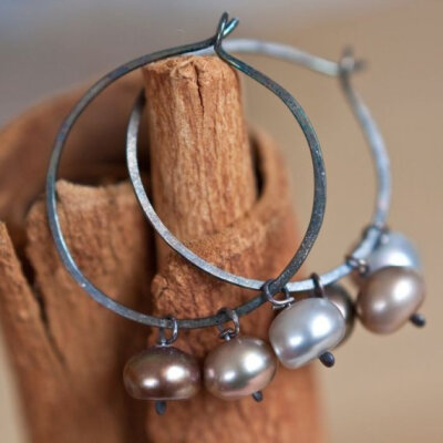 Hoop Earrings Sterling Silver Pearls multicolo带有银色挂坠的耳环~