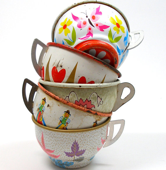 Tin Toy cups Set of 5 vintage metal with litho by OldeTymeNotions