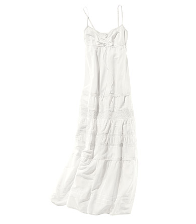 白色蕾丝长款吊带连衣裙。这样的姿态不为人所喜悦，却是我唯一的姿态。