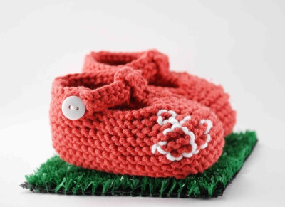 Nautical Red T Strap Baby Bootie by pleasantlyplumpknits on Etsy Nautical Red T Strap Baby Bootie