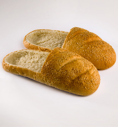  Bread Shoes by R&amp;E Praspaliauskas 面包拖鞋