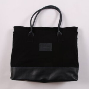 我比较倾向于经典黑色的包包，很有质感~！Soulland Bille Tote Bag - Black