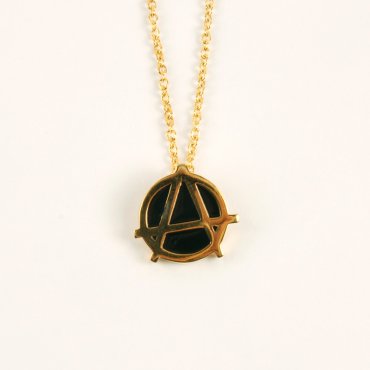 可以理解成字母A，也可以理解成？Eddie Borgo Anarchy Pendant - Gold