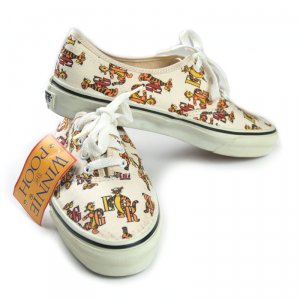 VANS女士的最新复古鞋款好看~~！Vintage Vans Authentic: Winnie the Pooh print View item image 1