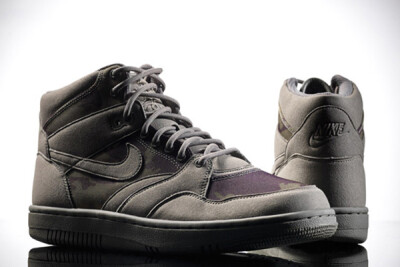 复古+迷彩，Stussy x Nike Sportswear 2011年春夏季新款Sky Force 88 Mid<a class='shortlnk' href='/s/0fdf44243f3d3f7' target='_blank' title='http://www.kidulty.com/news/id/news/16455'>http://duitang.com/s…