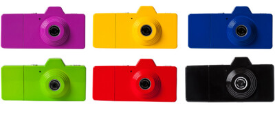 可爱糖果色迷你口袋数码相机：超Q又实惠的糖果数码相机。只有8mm薄！可以当做U盘使用，直接用USB接续到电脑就能读取照片，直接拷贝，不需要麻烦的另装软件。还可以配置gizmon系列镜头