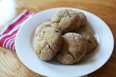 黑莓饼干，最爱这种夹心饼干啦» Catching Up and Cornmeal Blueberry Cookies