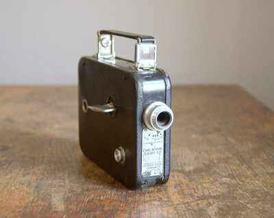 Vintage 1930s Kodak Cine Eight Model 25 8mm Movie by TheFancyLamb Vintage 1930s Kodak Cine Eight Model 25 .. 8mm Movie Camera 柯达手提8mm便携式摄影机