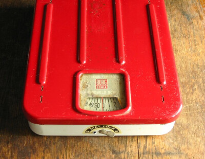 Vintage Red Borg Metal Household Scale 铁制家庭用平面台称