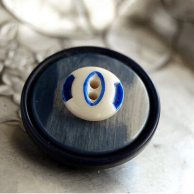 China Blue Vintage Button Pin 古旧纽扣系列