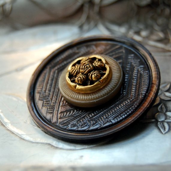 Rose Bouquet Vintage Button Pin 古旧纽扣系列