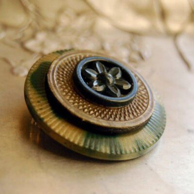 Green and Gold Vintage Button Pin 古旧纽扣系列