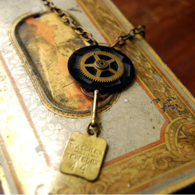 No 44 Steampunk Vintage Button Necklace 古旧纽扣项链系列，蒸汽朋克