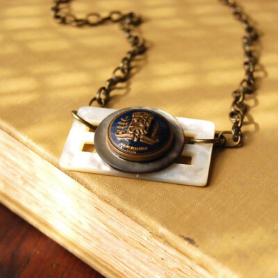 Brass Shield Vintage Button Necklace 古旧纽扣项链系列