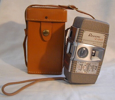 CollectionIbiWari Mid Century Revere Eight 8mm Film Camera with Leather Case 带皮套的8mm胶片相机
