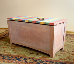木琴储藏箱  by musicalfurnishings Musical Treasure Chest - Xylophone storage hope cedar chest