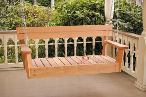 可挂在门廊上的木琴秋千，懒惰的夏天 musicalfurnishings Musical Cedar Porch Swing - Xylophone within a hanging bench. Summer lazy.