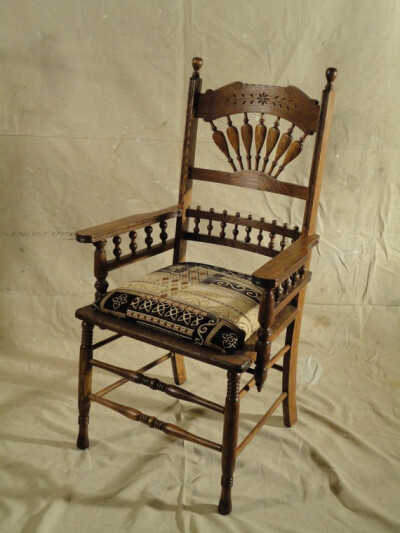 古董英国扶手椅和椅套 DutchTouchAntiques Antique, Ornately Carved English Arm Chair with Regal Upholstery