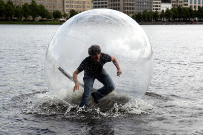 Walk Water Balls Hamburg | Flickr – 有了这个，畅通无阻！什么暴雨梨花的。。。。