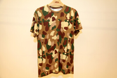 CLOT Dark Camo TEE~多种颜色组合而成的迷彩图案<a class='shortlnk' href='/s/03ecbd771b2934f90' target='_blank' title='http://www.kidulty.com/street/id/173'>http://duitang.com/s/03ecbd771b2934f90</a>