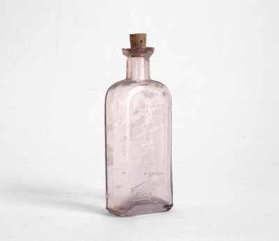 古董玻璃瓶<a class='shortlnk' href='/s/130ae6a46dccba40b' target='_blank' title='http://www.douban.com/photos/album/37372334/'>http://duitang.com/s/130ae6a46dccba40b</a>