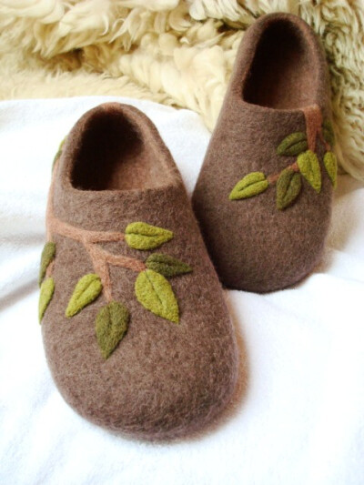 Felted slippers brown by Grazim on Etsy Felted slippers brown