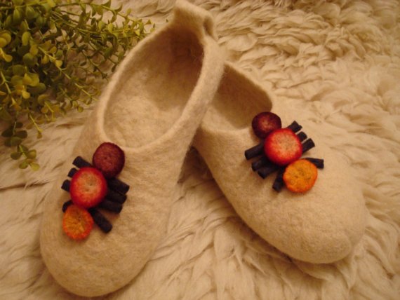 Handmade wool slippers using felting technique by Grazim on Etsy Handmade wool slippers using felting technique.