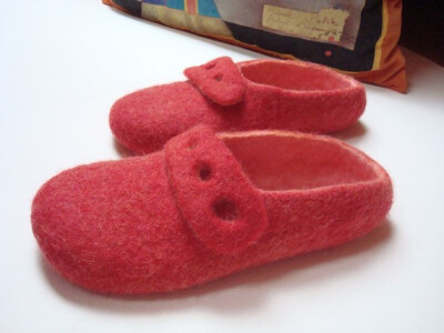 Felted red wool slippers by Grazim on Etsy Felted red wool slippers