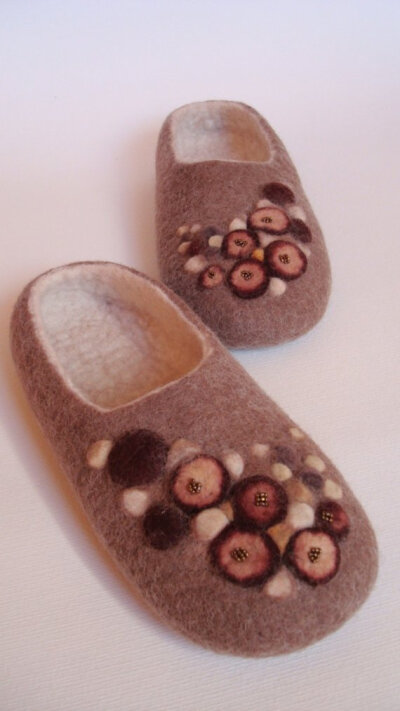 Felted brown slippers by Grazim on Etsy Felted brown slippers