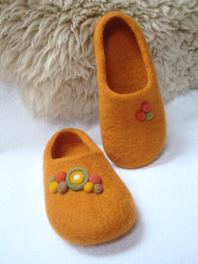 Felted wool slippers by Grazim on Etsy Felted wool slippers