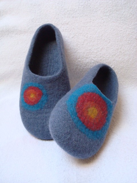 Felted wool slippers jean blue by Grazim on Etsy Felted wool slippers jean blue