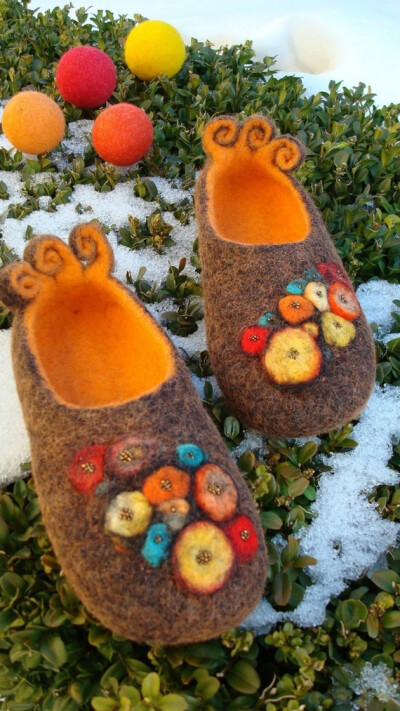 Felted Colorful slippers by Grazim on Etsy Felted Colorful slippers