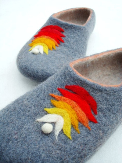 Felted wool slippers Grey by Grazim on Etsy Felted wool slippers Grey