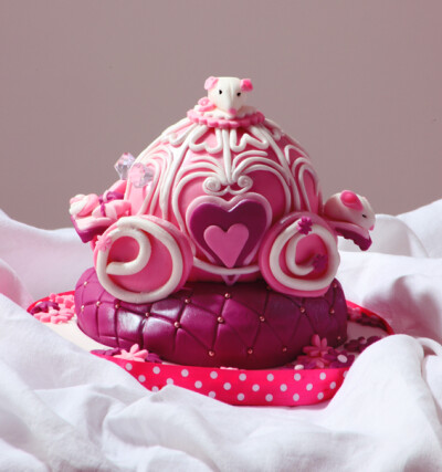 cinderella's carriage birthday cake~