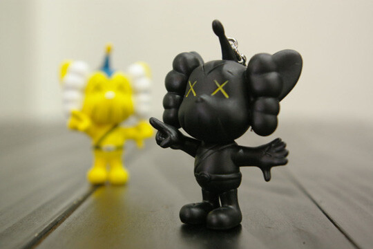 OriginalFake KAWS JPP Keyholder 公仔钥匙圈