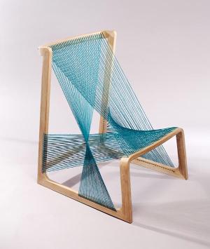 渔网制成的椅子。极具大胆与创新的设计。我很喜欢的。
