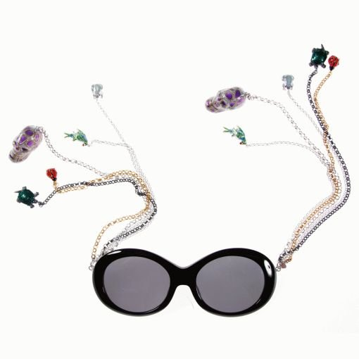 这样的墨镜是不是很可爱呢。