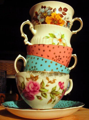 漂亮的杯子總是讓人愛不釋手吖～