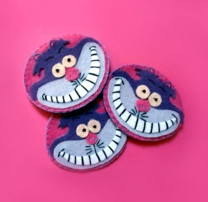 Products I Love / yolou : Produto : Broche Cheshire Cat 3