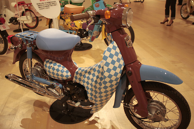 LOVE CUB！！各种有爱颜色！大爱格子啊！Honda Worldwide | Love Cub 50 Project