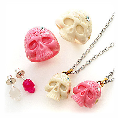 虽然是骷髅元素，但是显得异常地甜美，SAINTS SKULL 圣徒骷髅项链+耳钉+戒指 情侣套装