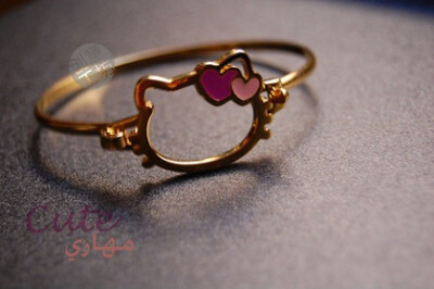 超级cute的戒指一枚，hello Kitty的可爱设计使戒指更加让人爱不释手！