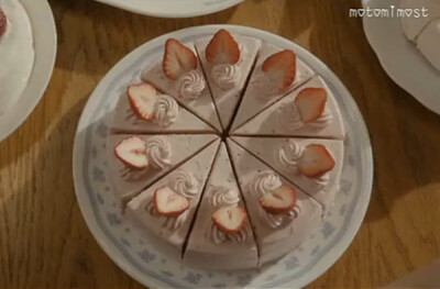 充满幻想の草莓蛋糕