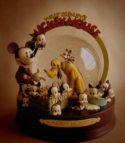 Mickey&#39;s Pal Pluto Snowglobe - Final Approved Sample