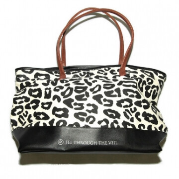 香港街头潮流品牌VEIL推出的YONGE “BLACK LEOPARD” Tote Bag。