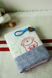 手工刺绣卡包   <a class='shortlnk' href='/s/033717cc6fbf6cc31' target='_blank' title='http://item.taobao.com/item.htm?id=7521204795'>http://duitang.com/s/033717cc6fbf6cc31</a>