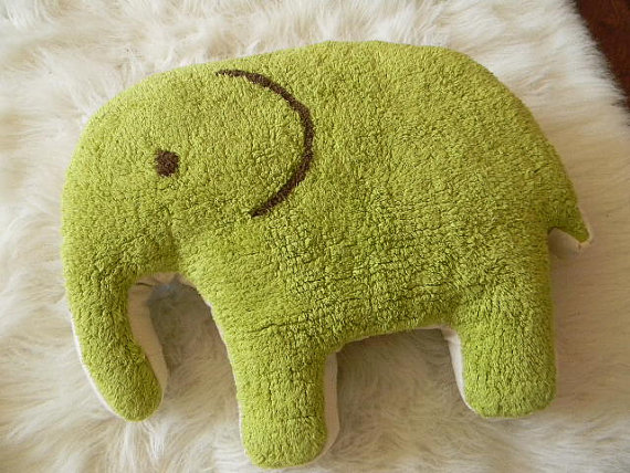 elephant rug pillow with a lovely floral backing 可爱的大象~