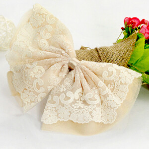 米色大蝴蝶结发夹